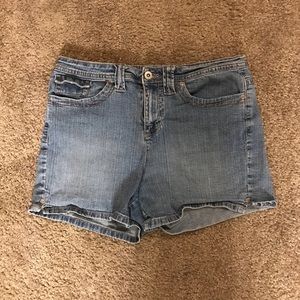 Denim shorts with zipper/button waist, Women’s